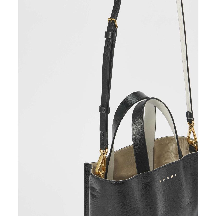 N497 [人気] ZANCHETTI ザンケッティ レザーショルダーバッグ 置き  