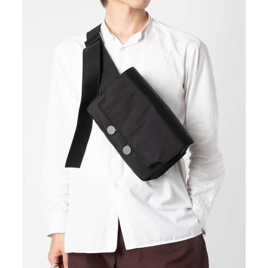 現行！レア✨ MARNI パフ バムバッグ ボディバッグ ナイロン 黒 ロゴタグ 現行！レア✨ MARNI パフ バムバッグ ボディバッグ ナイロン 黒