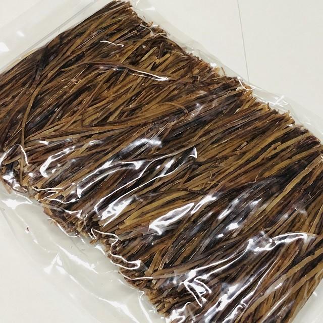 【送料無料】業務用大袋入りむかしながらの定番おつまみ　するめソーメン１ｋｇ（５００ｇ×２）/スルメスティック/珍味/送料込｜uchinokaisan｜03