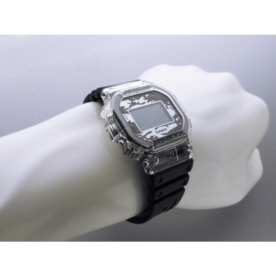 極美品 G-SHOCK DW-5600SK-1JF スケルトン Amazon.co.jp: [カシオ] 腕時計 ジーショック Clear skeleton DW
