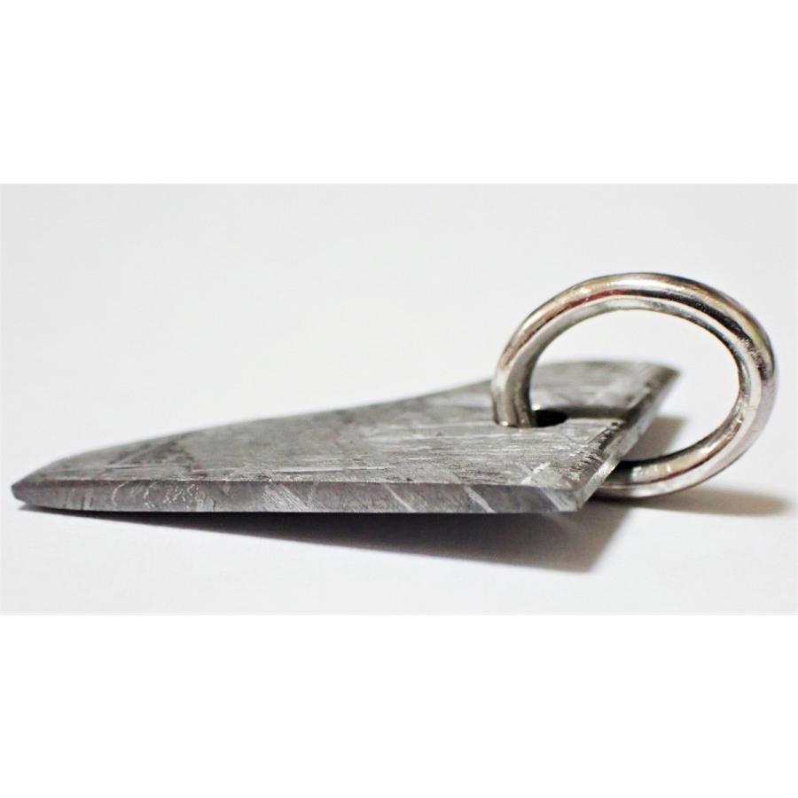 【メール便】 ギベオン 隕石 ペンダントトップ　6.3ｇ【皮付き・小】　Gibeon meteorite 【TMF1684334132】(10615円)