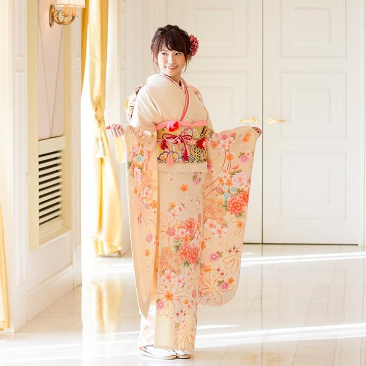 清楚な白 正絹振袖 全て揃ったフルセット Mサイズ 清楚な白 正絹振袖 全て揃ったフルセット Mサイズ