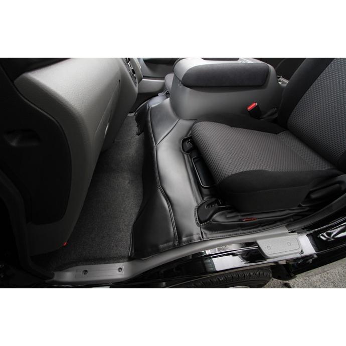 キャラバン プレミアムGX用 エンジンルームカバー フロント 【ユーアイビークル】