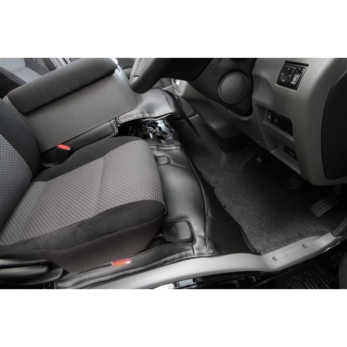 キャラバン プレミアムGX用 エンジンルームカバー フロント 【ユーアイビークル】