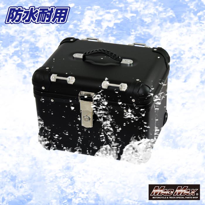 ご購入どうぞ。稀少品!!!MAD MAXマッドマックス MAD MAX（マッド マックス） 汎用 オートバイ用 リアボックス E560