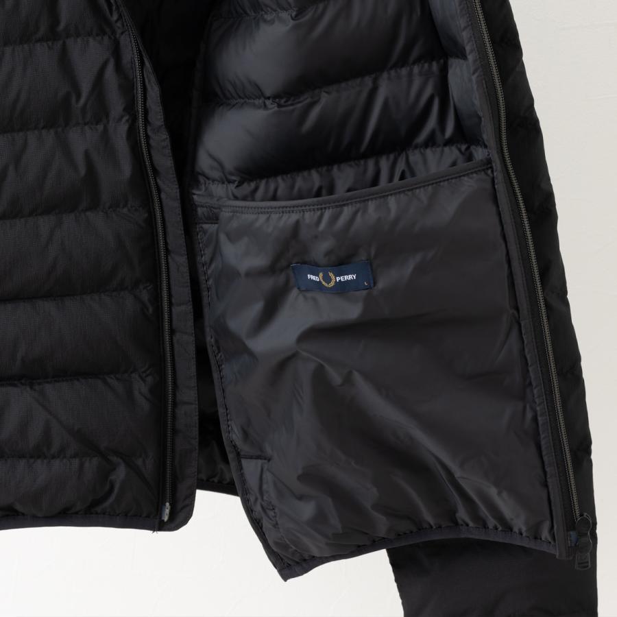 FRED PERRY（フレッドペリー） フード付きパデッドジャケット 中綿
