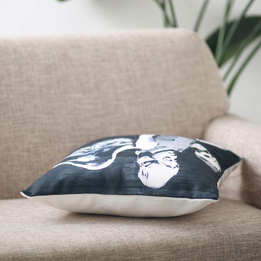 バンクシー Banksy クッションカバー Cushion Cover 北欧デザイン 45×45cm 送料無料 リネン 天然の麻で出来たハンドメイド スカルエンジェル｜ukclozest｜04