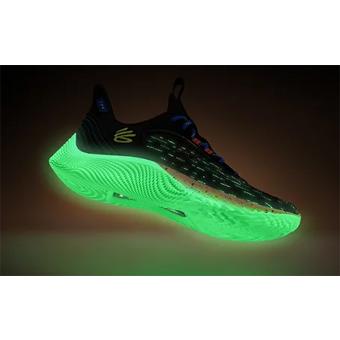 バスケットシューズ バッシュ   アンダーアーマー UnderArmour Curry 9 Flow Glow In The UNDER ARMOUR（アンダーアーマー） バッシュ シューズ Curry 9 Flow