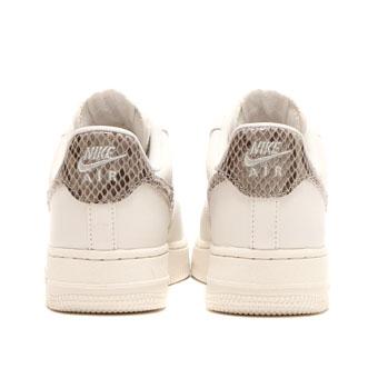 NIKE（ナイキ） バッシュ スニーカー シューズ WMNS AIR FORCE 1 '07 W