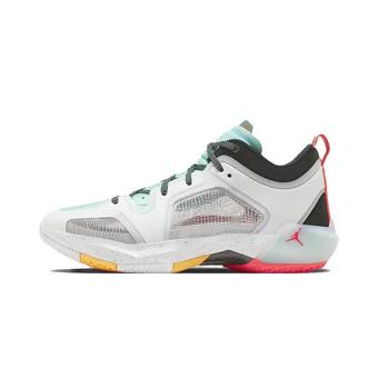 Jordan バッシュ シューズ グオ・アイルン エアジョーダン ジョーダン  