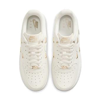 NIKE（ナイキ） バッシュ スニーカー シューズ WMNS AIR FORCE 1 '07