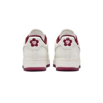 NIKE（ナイキ） スニーカー シューズ バレンタインデー Wmns Air Force