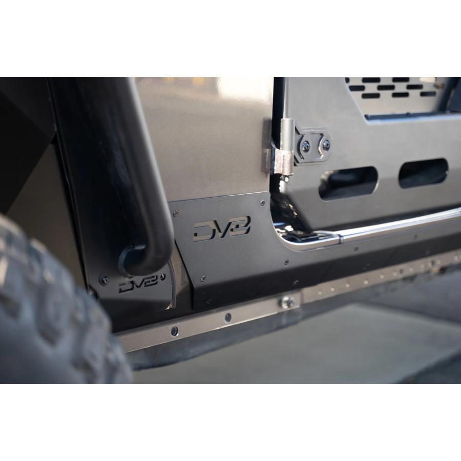 DV8 OFFROAD ロックスキン 左右セット ブラック 2018年〜 ジープ JL