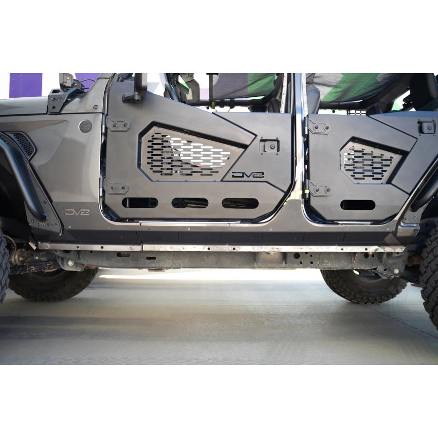 DV8 OFFROAD ロックスキン 左右セット ブラック 2018年〜 ジープ JL