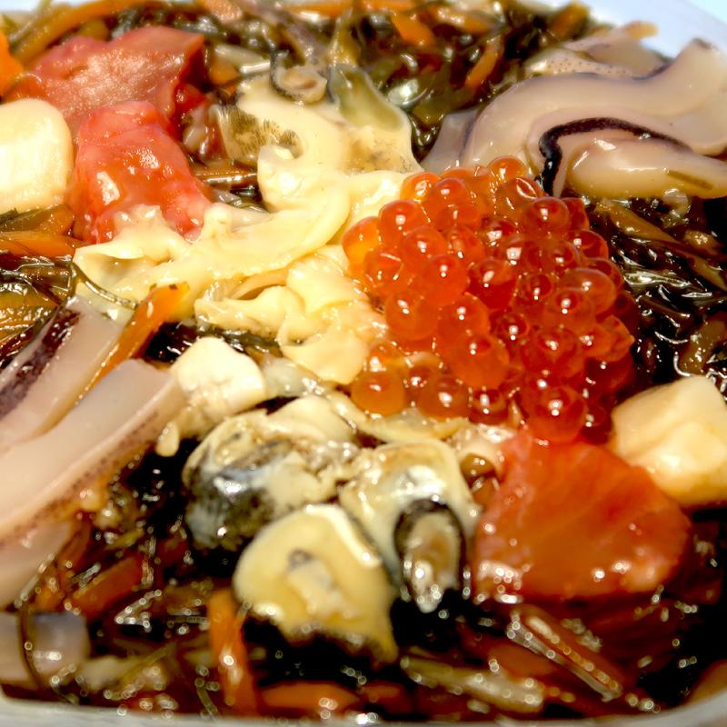 北海道函館産 八宝漬200g×１個セット ギフト ご贈答 海鮮丼 ご飯のお供 お酒のあて 秋鮭 マスの卵 ホタテ貝のヒモ ツブ貝 スルメイカ 昆布 |  | 02