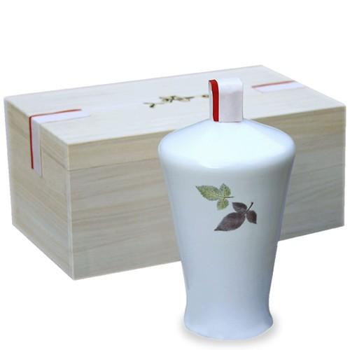 日榮(日栄)  客人(まれびと)720ml(化粧箱入)