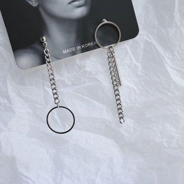ピアス メンズ レディース 男女共用 Bts フープピアス チェーンピアス アシンメトリー ロングピアス リング ピアス 揺れる 可愛い シルバー A876 うめ吉堂 通販 Yahoo ショッピング