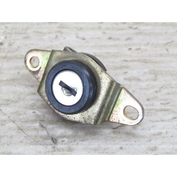 モンスター400 Zdm400m 純正メインキーシリンダー シートロック 検索番号18a53 1806a53 49 49 ウミヤマ商店 通販 Yahoo ショッピング