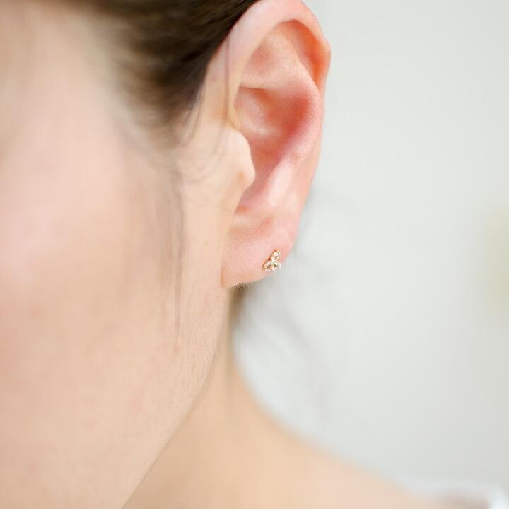 スタッドピアス ブルームーンストーン フラワーモチーフ ゴールド K18