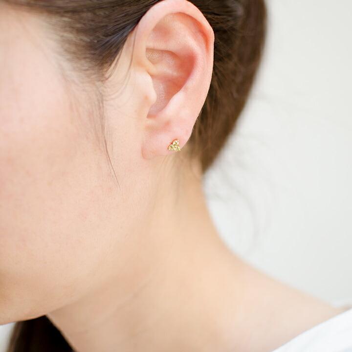 スタッドピアス ペリドット フラワーモチーフ ゴールド K18 レディース