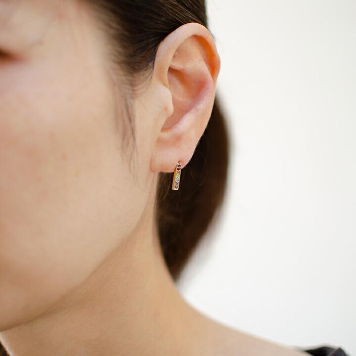 スタッドピアス アミュレット バーモチーフ certo ゴールド K10