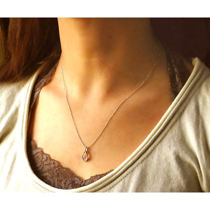 ペンダントトップ ダイヤモンド 雫 stilla ネックレス PT900・K18・K10
