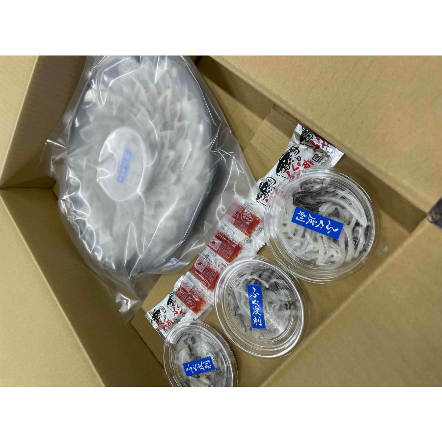 【特選とらふぐ刺身 4人前 】☆ レビュー投稿で河豚ヒレ￥600相当プレゼント中!!　　てっさ　てっぴ　ひれ酒　 プレゼント　お歳暮　お中元　お取り寄せ　 |  | 08