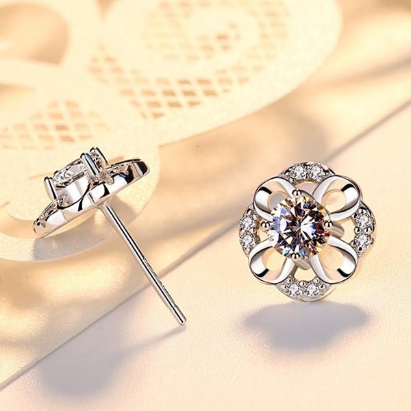 シンプル永遠☆プラチナダイヤモンドピアス、Ptダイヤピアス,チェーン