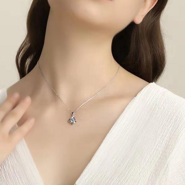 四つ葉のクローバー ネックレス レディース アクアマリン czダイヤ プラチナ仕上げ 爆買の画像