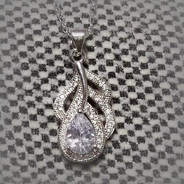 孔雀の羽モチーフネックレス ネックレス レディース czダイヤ 大粒