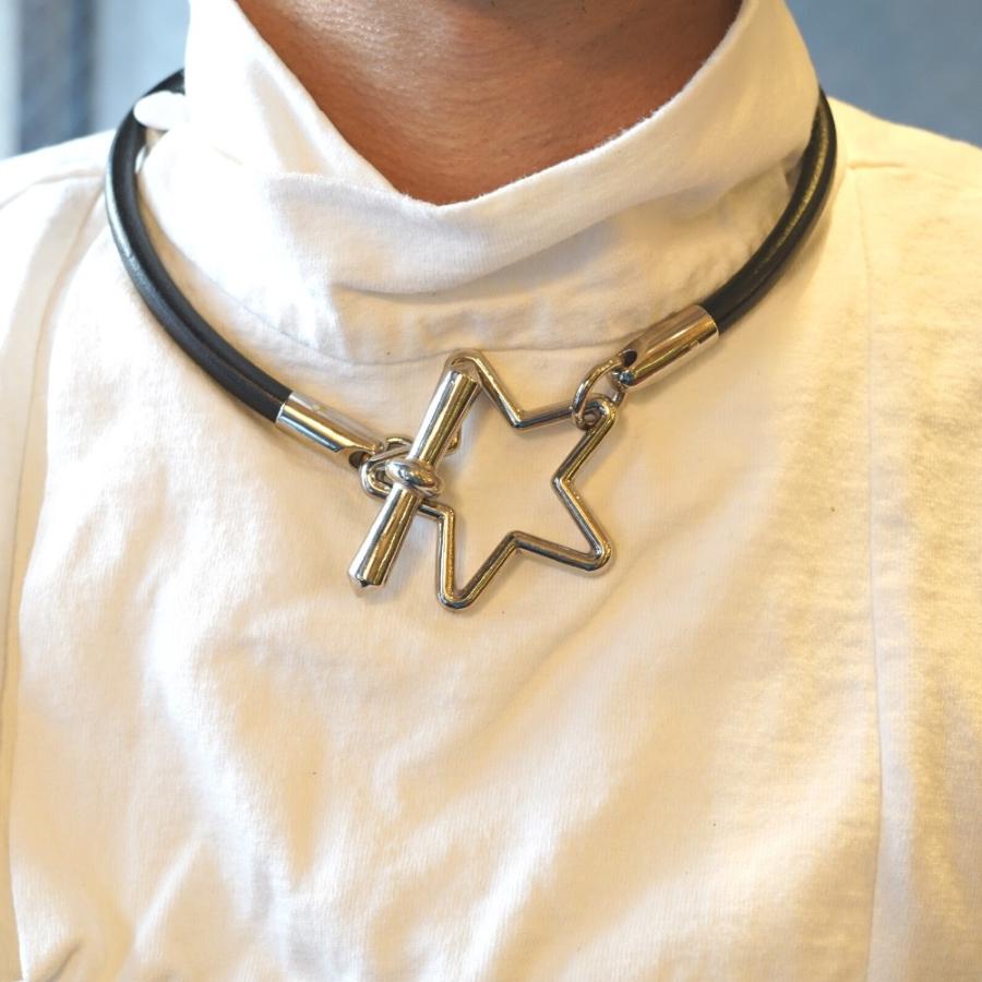 END CUSTOM JEWELLERS-VERY THICK STAR T-BAR CHOKER : UNDERFIELD