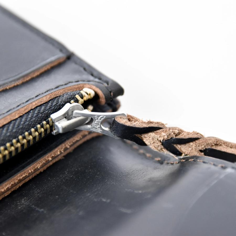 THE WONDER LUST ザワンダーラスト SHELL & STUDS MID WALLETの画像
