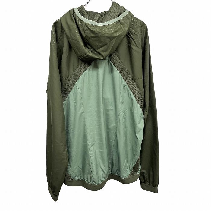 PUMA（プーマ） 薄手 プルオーバージャケット 腹部にメッシュポケット