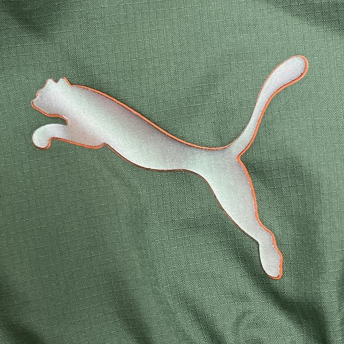 PUMA（プーマ） 薄手 プルオーバージャケット 腹部にメッシュポケット