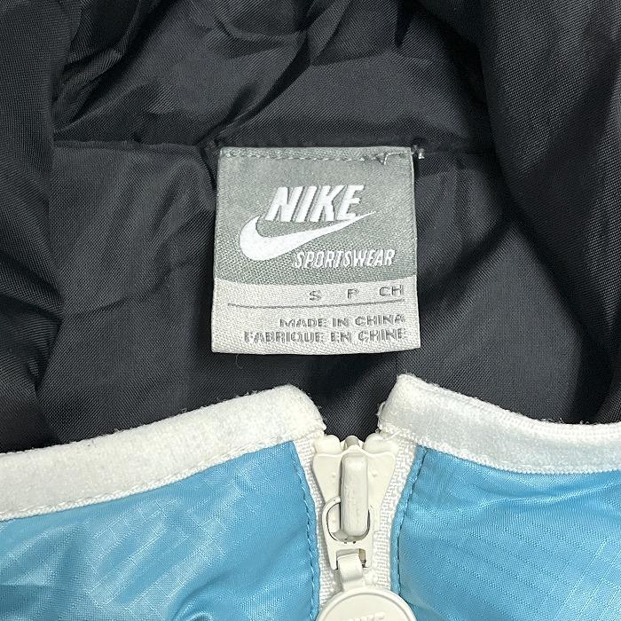 NIKE（ナイキ） 若干薄手 中綿入り ジャケット パーカー ラグラン 長袖