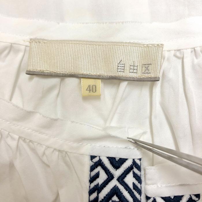 自由区 - 40 レディース プルオーバー ブラウス 民族柄刺繍 フロントホック キーネック 襟カットオフ 長袖 綿100% ホワイト×ネイビー 白 | 自由区 | 02