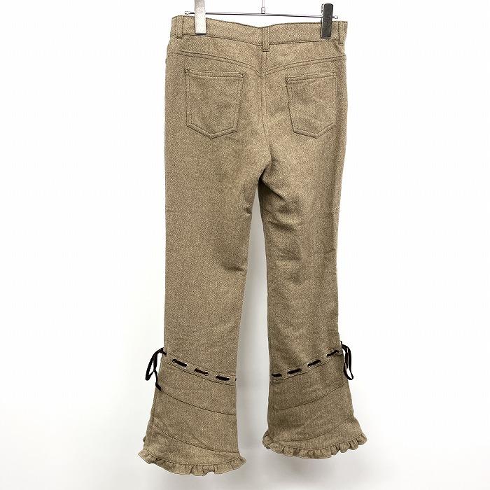 L'EST ROSE（レストローズ） フレアパンツ ブーツカット 裾フリル 膝に