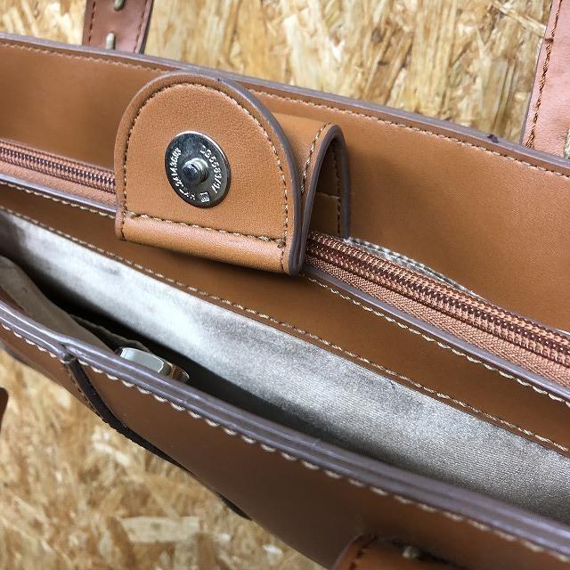 ブラウン系 ハンドバッグ チャーム付き チャーム付きクロスボディバッグ - ブラウン | ZARA Japan / 日本