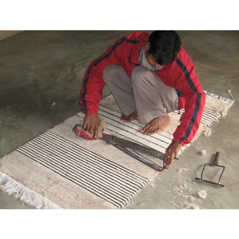 ラグ「ライン」 大　デザイン脇阪克二 　 150×70cm/手織り/無染色/ウール/アンダイドプラスオリジナル ラグ　 |  | 02