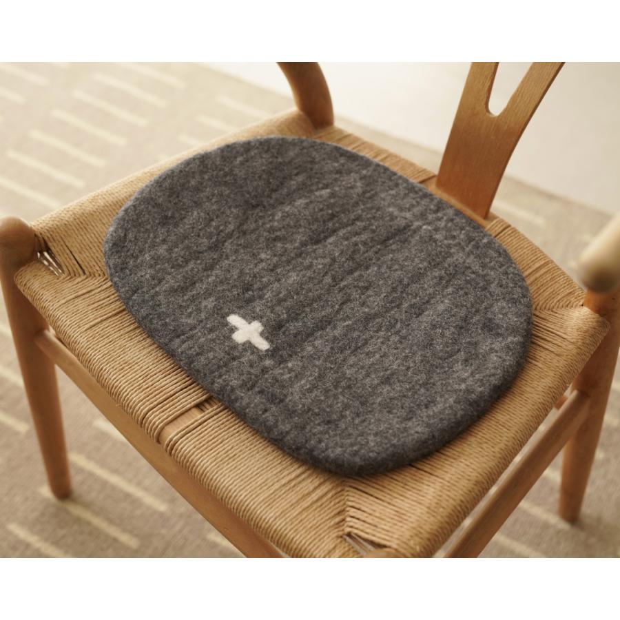 フェルト チェアーパッド　楕円　プラスマーク/椅子座布団 |  | 04