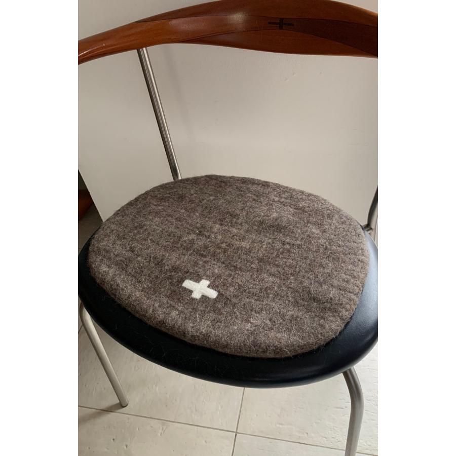 フェルト チェアーパッド 楕円 プラスマーク/椅子座布団 : undyed-plus