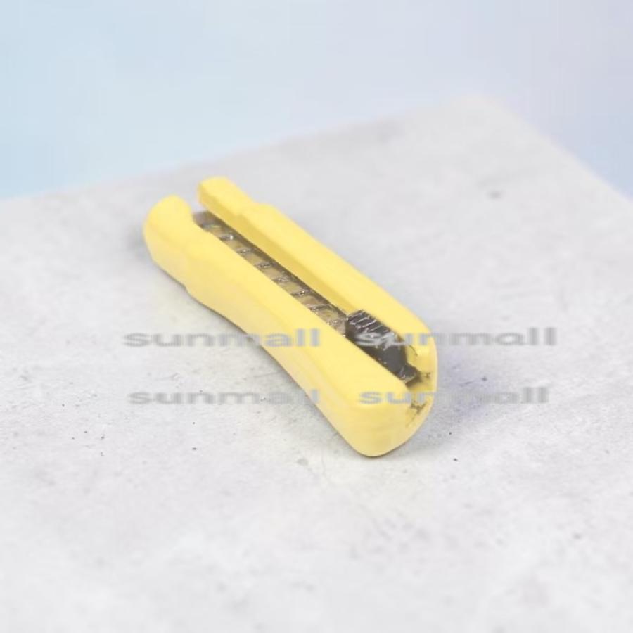 【1点のみ販売】ミニチュア スライド式カッター 20mm 金属製 ドールハウス 工具 ミニチュア模型 ジオラマ フィギュア撮影 小物 DIY ドールアクセサリー |  | 03