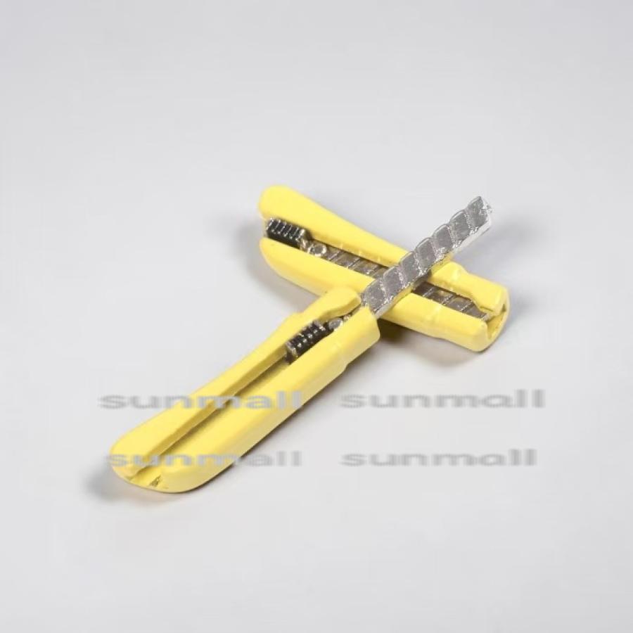 【1点のみ販売】ミニチュア スライド式カッター 20mm 金属製 ドールハウス 工具 ミニチュア模型 ジオラマ フィギュア撮影 小物 DIY ドールアクセサリー |  | 05