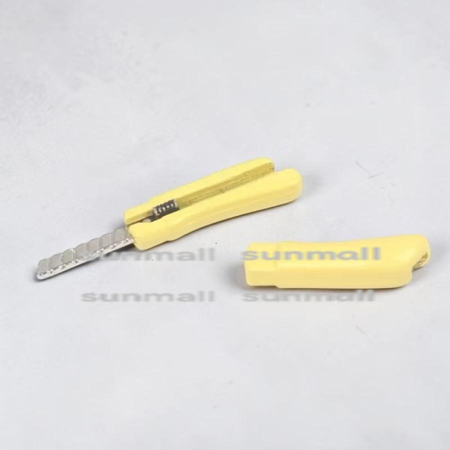 【1点のみ販売】ミニチュア スライド式カッター 20mm 金属製 ドールハウス 工具 ミニチュア模型 ジオラマ フィギュア撮影 小物 DIY ドールアクセサリー |  | 06
