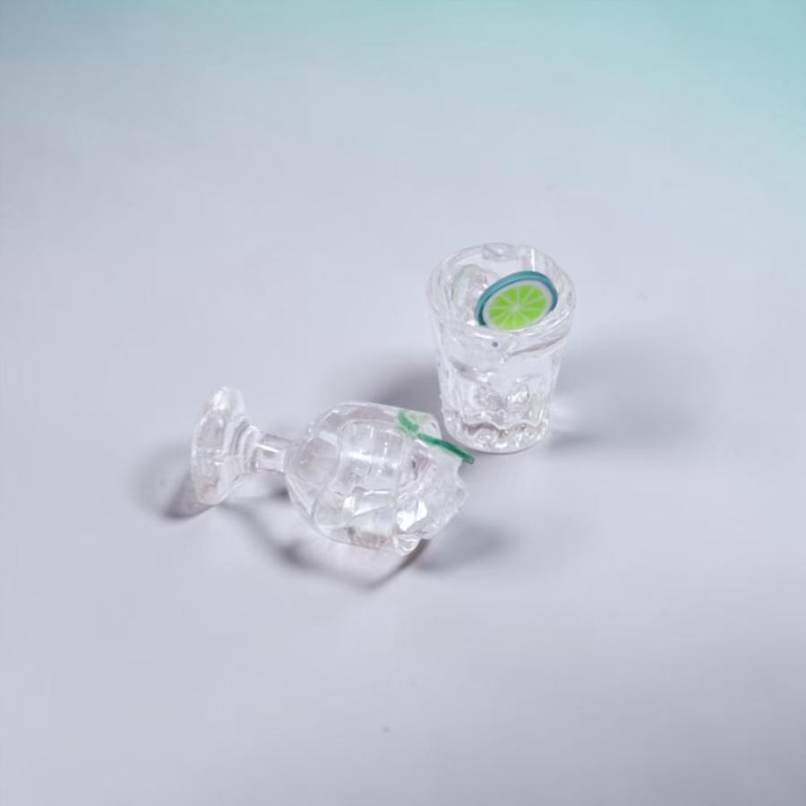 【1点のみ販売】【全2タイプから選べる】ミニチュア グラス ライム 氷入り風 約15〜17mm 透明 ドールハウス ミニチュアドリンク ジオラマ 模型 小物 |  | 08