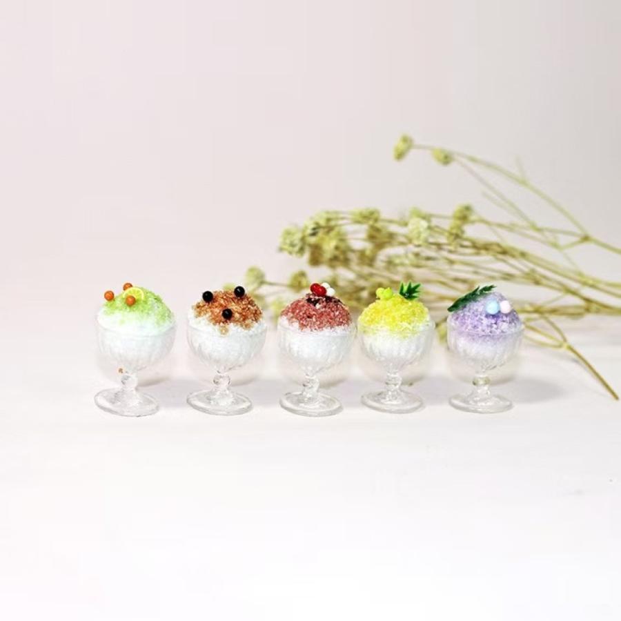 【1点のみ販売】【全5種類から選べる】【カップ本体の色はランダム】ミニチュアかき氷 約17mm ミニチュアフード スイーツ ドールハウス カフェ小物 樹脂製 |  | 07