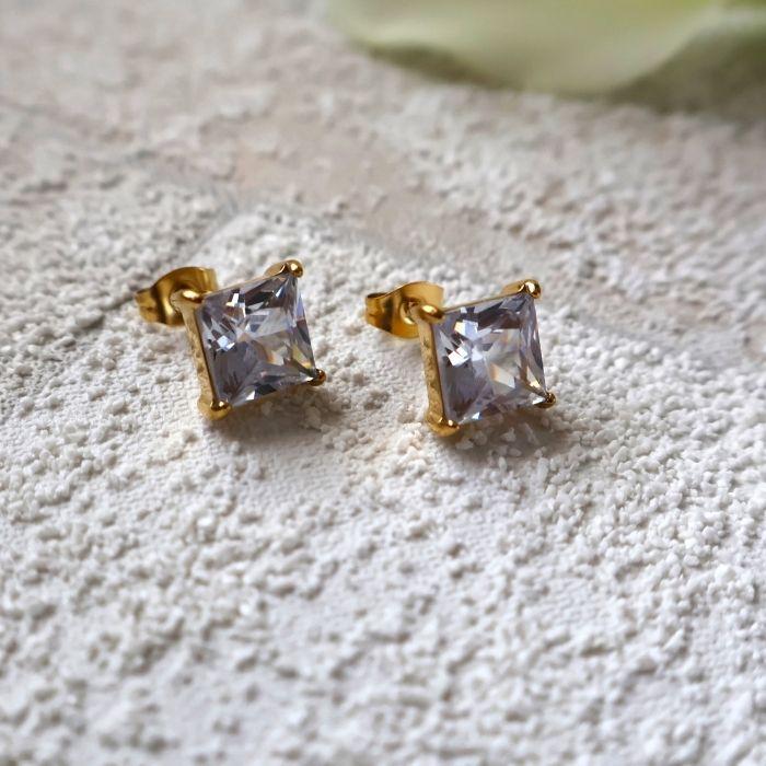 スクエアダイヤピアス サージカルステンレス 18K 18金 大粒ダイヤ 