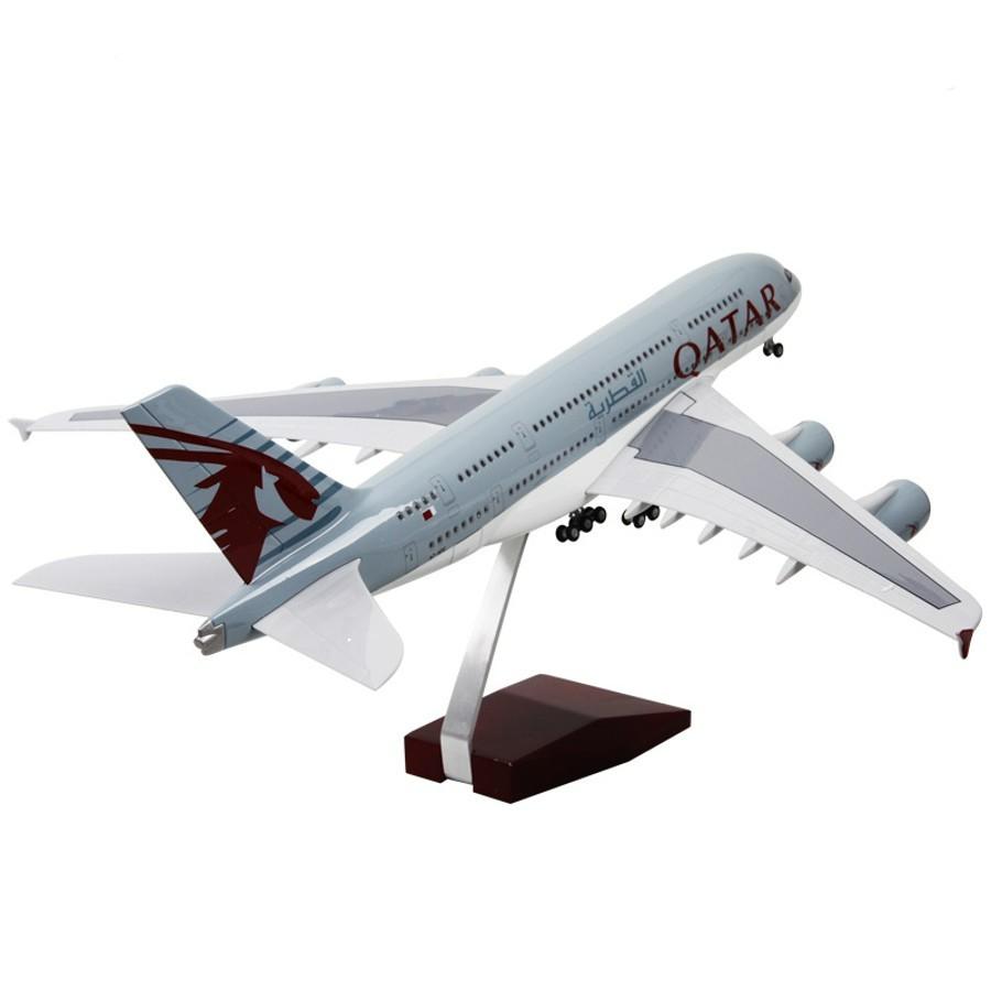 カタール A380 模型飛行機 飛行機 航空機 おもちゃ 模型 LED ライト