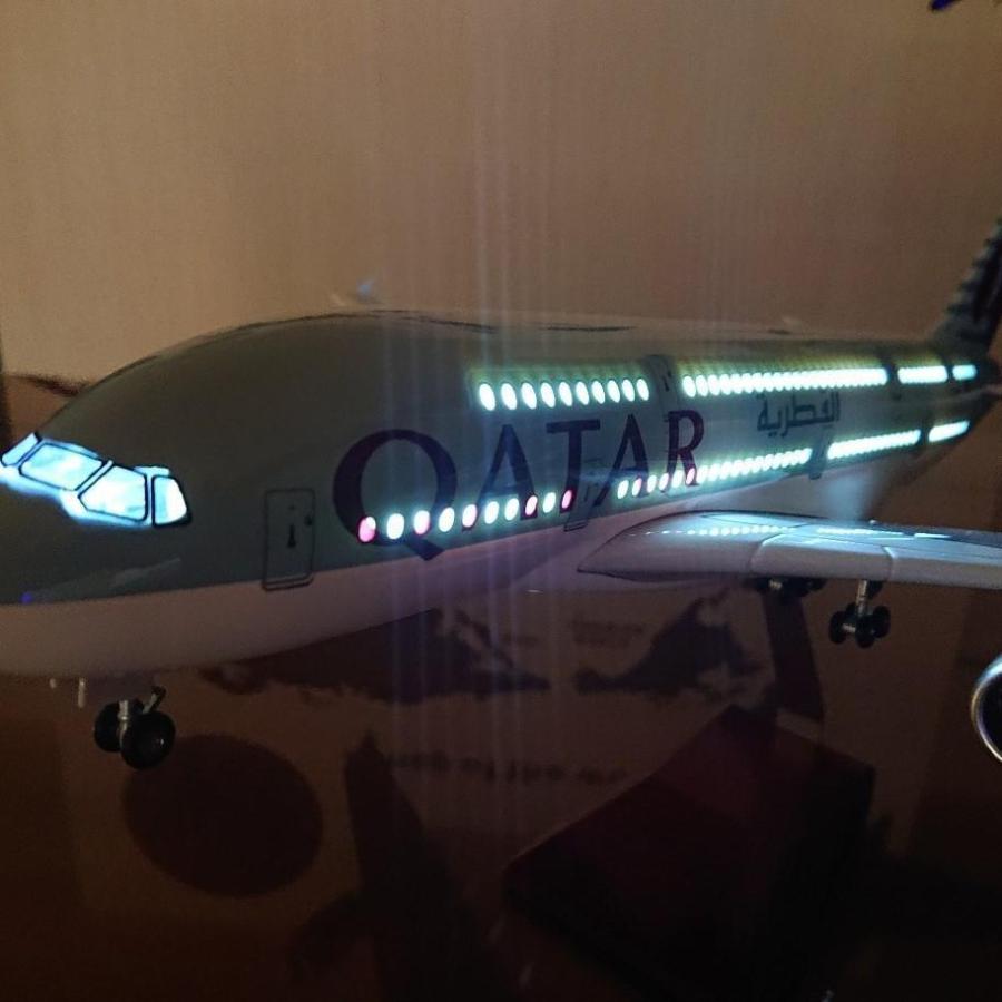 カタール A380 模型飛行機 飛行機 航空機 おもちゃ 模型 LED ライト