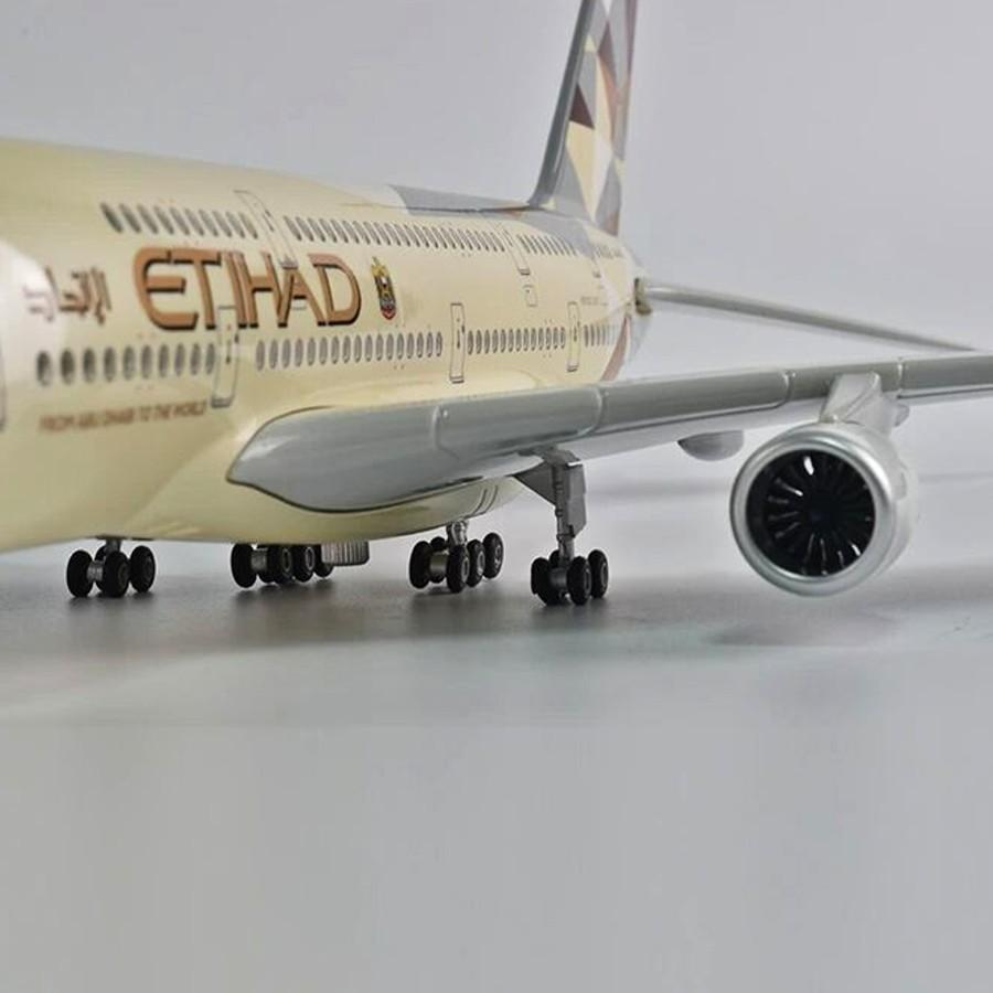 模型飛行機 カタール航空 A380 エアバス LED ランディングギア付 模型 模型飛行機 カタール航空 A380 エアバス LED ランディングギア付